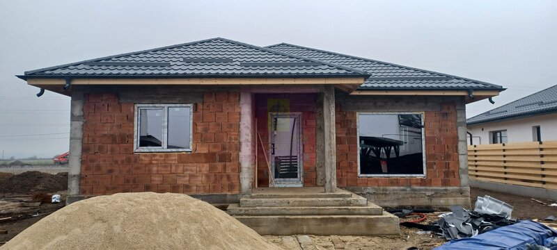 Sabareni, casa noua 4 camere parter, curte 480 mp