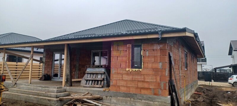 Sabareni, casa noua 4 camere parter, curte 480 mp